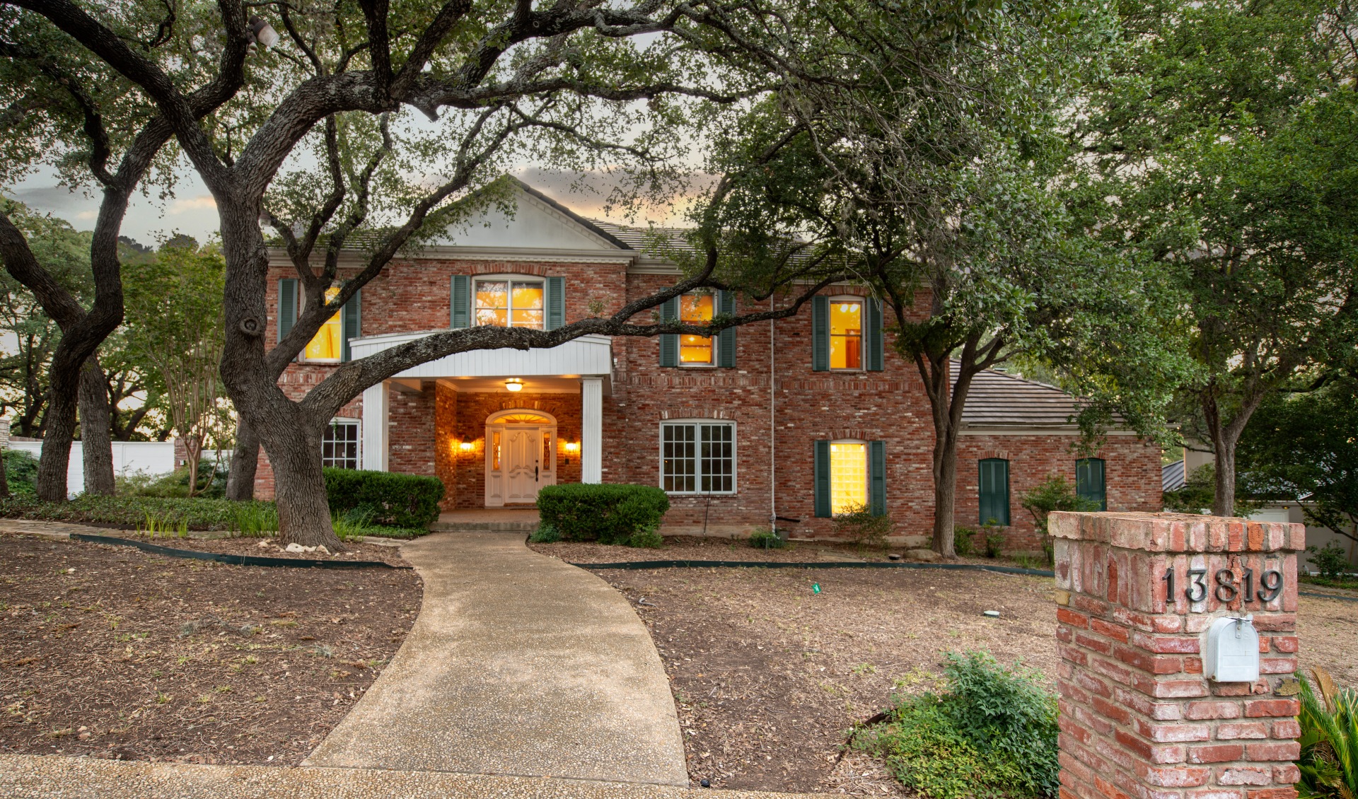 —SOLD— 13819 Bluff Ln, San Antonio, TX – $850,000